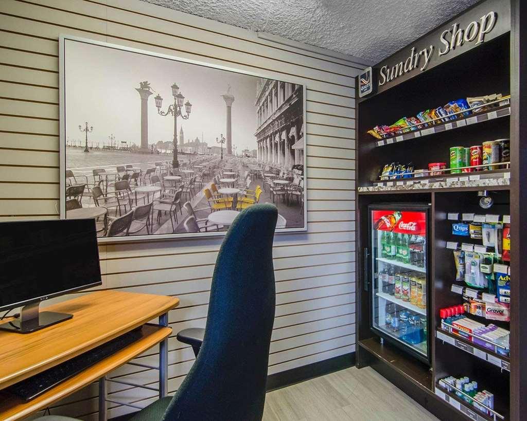 Hotel Ramada By Wyndham Whitecourt Facilidades foto
