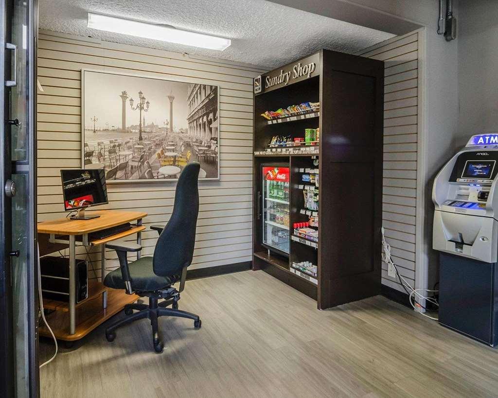 Hotel Ramada By Wyndham Whitecourt Facilidades foto
